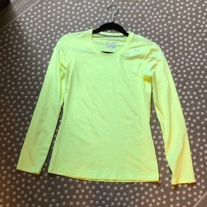 Under Armoir Long Sleeve T Size XS